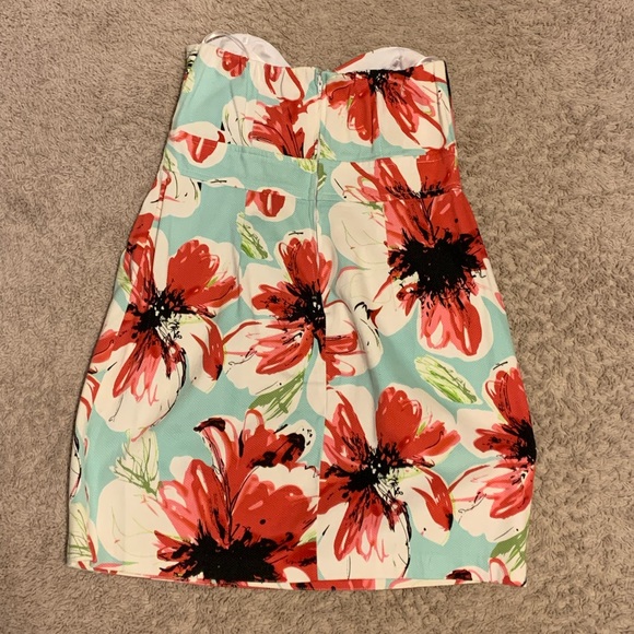 🎉 Host Pick🎉 Ricki’s - Tropical Strapless Summer Dress - Picture 3 of 7